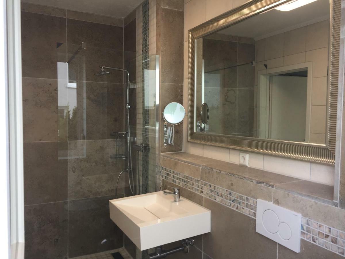 Neues Zimmerapartment Mit Bad Neckarwestheim Dış mekan fotoğraf