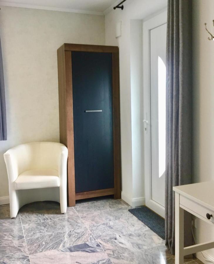 Neues Zimmerapartment Mit Bad Neckarwestheim Dış mekan fotoğraf