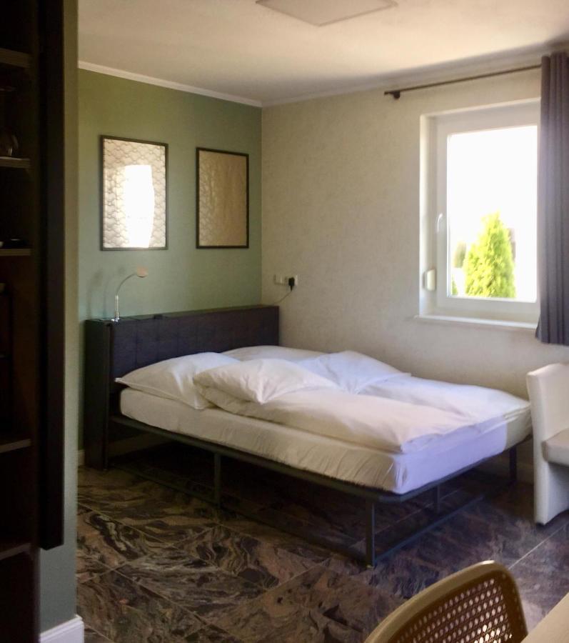 Neues Zimmerapartment Mit Bad Neckarwestheim Dış mekan fotoğraf